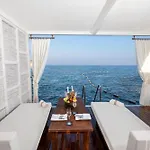 Resort Rubi Platinum Sign *