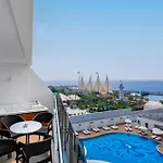 Resort Rubi Platinum Sign *