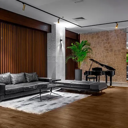 度假村 Rubi Platinum Sign