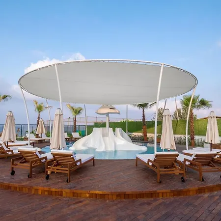 度假村 Rubi Platinum Sign *