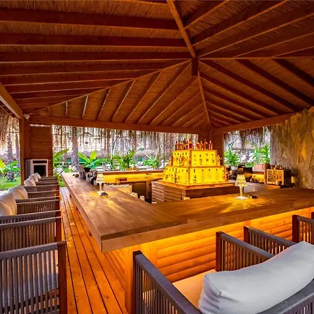 度假村 Rubi Platinum Sign *