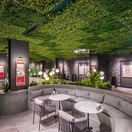 Rubi Platinum Sign Feriested