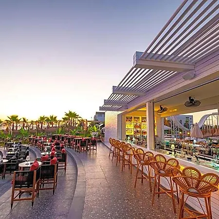 Resort Rubi Platinum Sign *