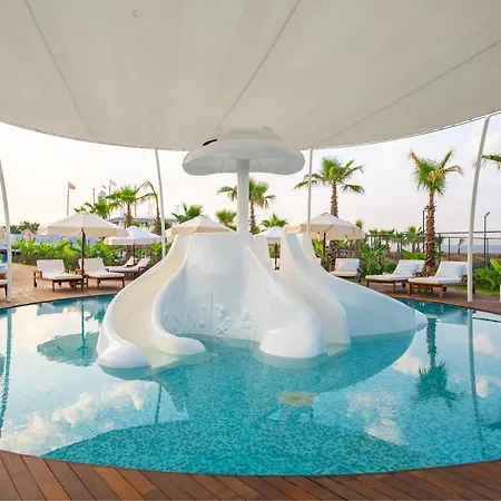 Resort Rubi Platinum Sign